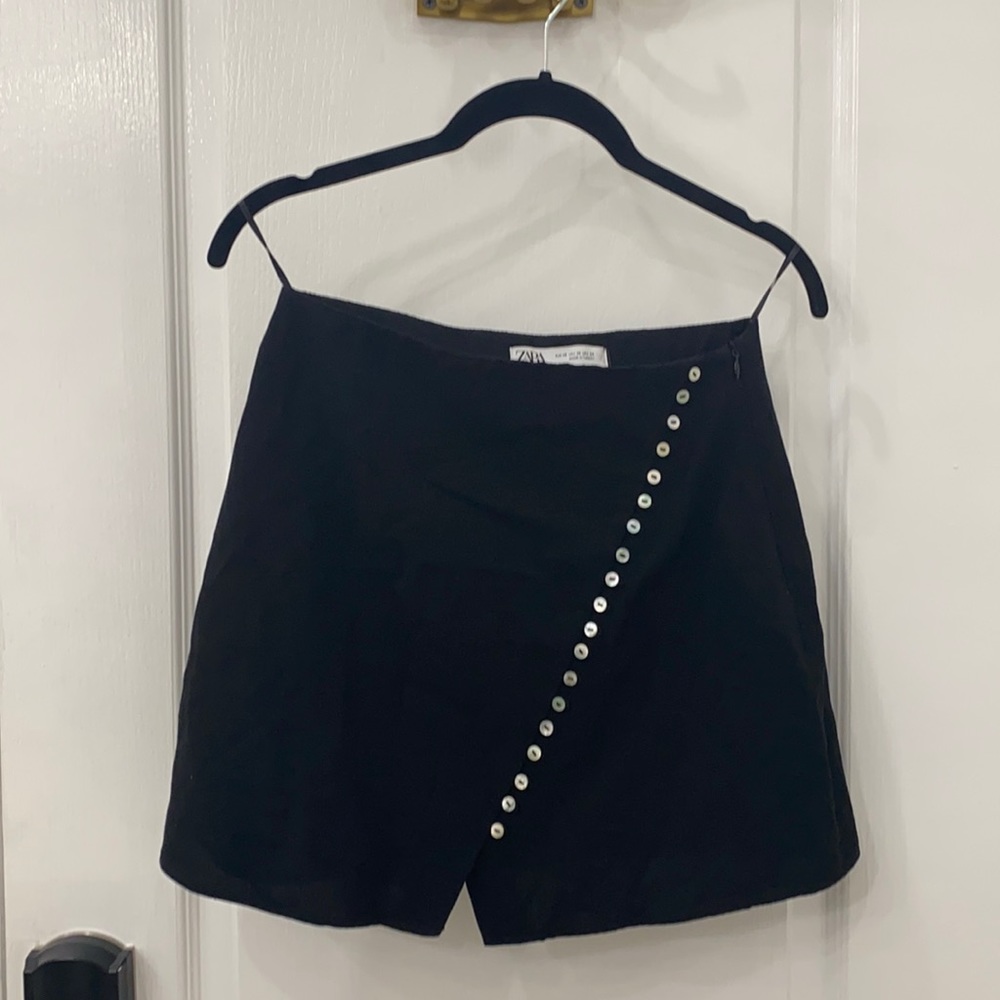 Zara Asymmetrical buttons linen skirt